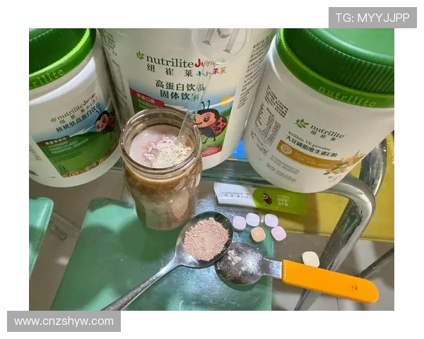 朱雪莹家的冰箱里塞满了蛋白粉，连饮料都按训练时间表排好队