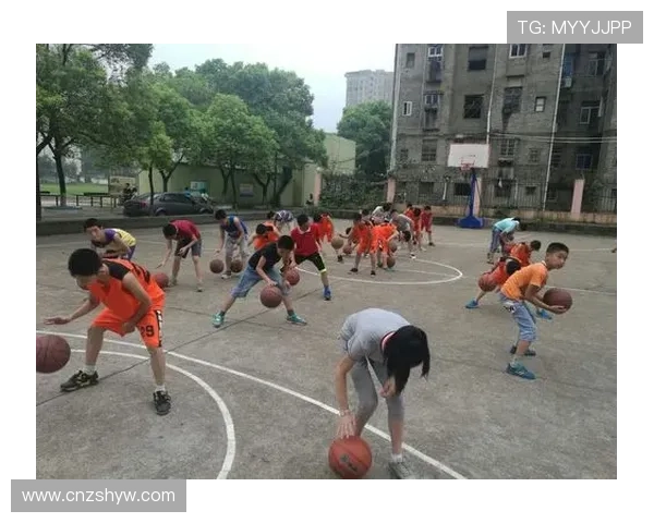 篮球规则详解:身体接触容忍度的判定标准与尺度解析 篮球规则详解:身体接触容忍度的判定标准与尺度解析